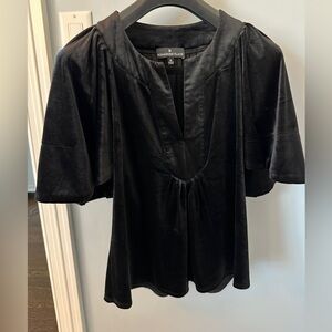 POMANDER PLACE Black Velvet Finley Flutter Sleeve Top